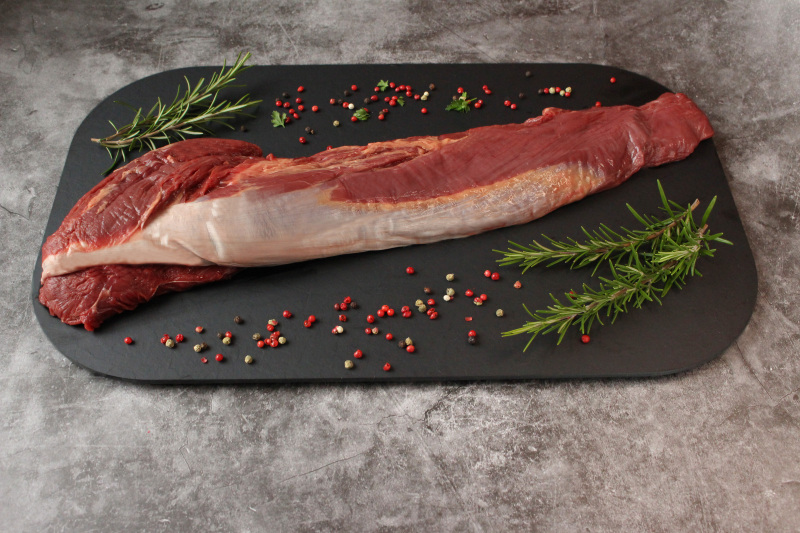 Rind Filet ohne Kette zugeputzt Lungenbraten Rind Filet ohne Kette zugeputzt Lungenbraten