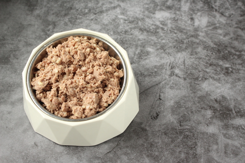 Hund Rindfleisch mit Reis gekocht Hund Rindfleisch mit Reis gekocht