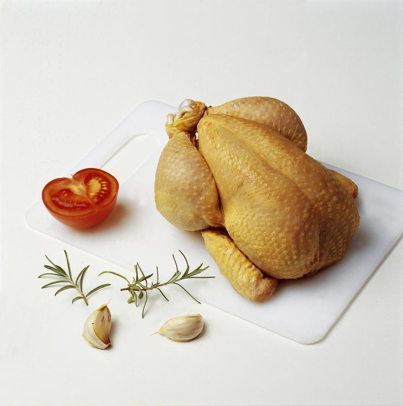 Huhn im Ganzen grillfertig Huhn im Ganzen grillfertig