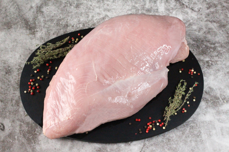 Putenbrust im Ganzen 