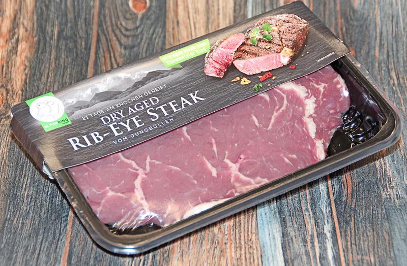 DELUXE Rind Dry Aged Steak RIB EYE STEAK geschnitten DELUXE Rind Dry Aged Steak RIB EYE STEAK geschnitten