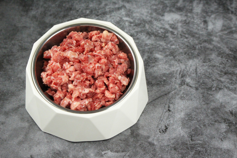 Hund Kalb Faschiertes roh