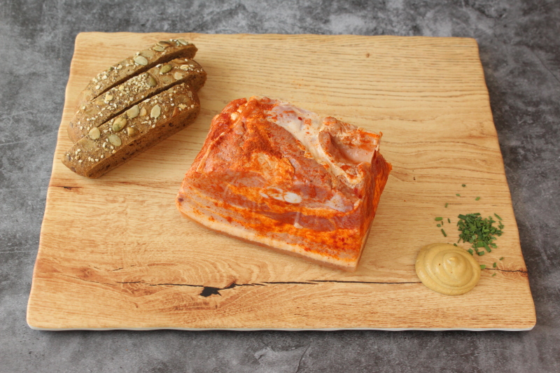 Paprikaspeck im Ganzen